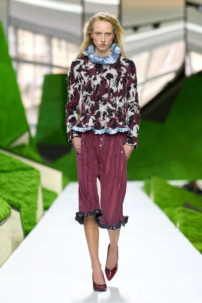 Look 18